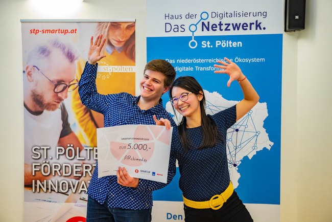 Haung Chen und Johannes Ambrosch beim Gewinn des SMARTUP Stipendiums 2020