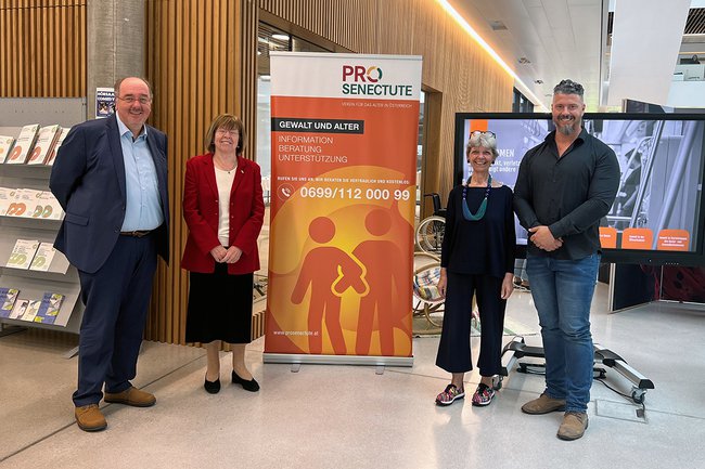 FH-Prof. Christoph Redelsteiner, Dr. Margit Scholta, Kuratorin; DSA Alexander Grohs, MSc Leiter NEUSTART Niederösterreich und Burgenland;  Mag. Wilma Steinbacher Vorsitzende von Pro Senectute – Verein für das Alter in Österreich