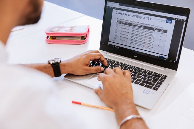 Webinare zu IT-Sicherheit für Schüler*innen