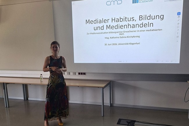 Wie Bildung das Medienhandeln prägt