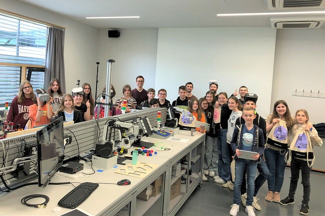 Schulklasse aus NÖ beim Pre-Test an der FH St. Pölten