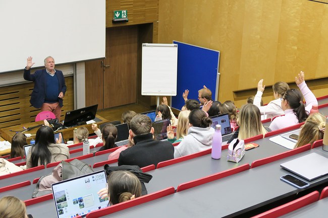 Gastvortrag von Martin Wilfing im Studiengang "Marketing & Kommunikation"