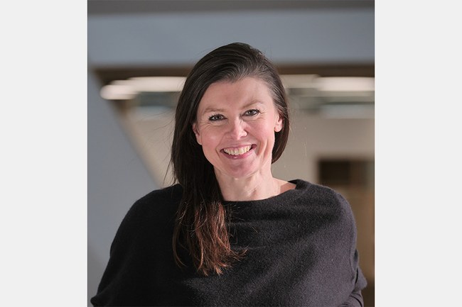 Zertifikate Kongress & Award Austria 2023: Monika Kovarova-Simecek präsentiert Forschungsergebnisse zum Thema „Gen Z und Finfluencer“