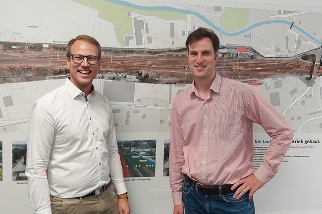 Jan Hornig und Leonhard Novak bei einer Projektvorstellung