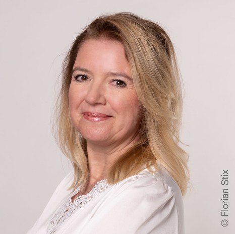 Nadlinger Nina, BA (Hons) MBA