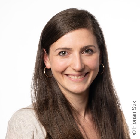 Schmid Adelina, PT MA