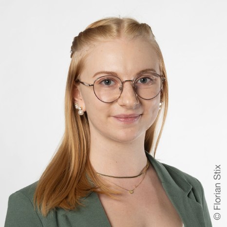 Zeller Valerie, BA