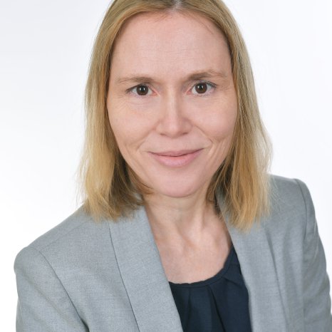 Corazza Doris, LL.B (WU), LL.M (WU)