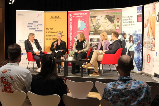 Connecting Science and Art