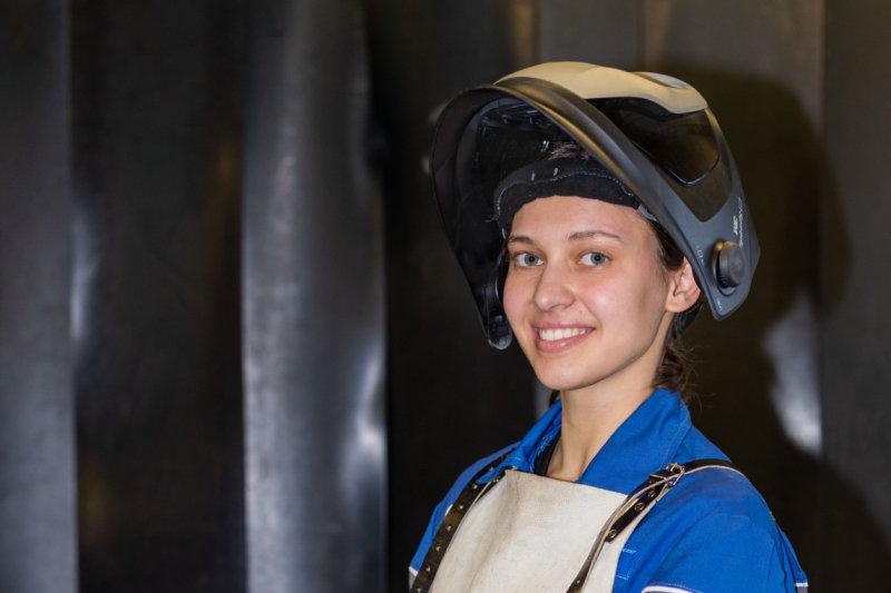 Anna‘s journey: Electrical engineering at Siemens Energy plus a dual study programme | photo: Soza Jan